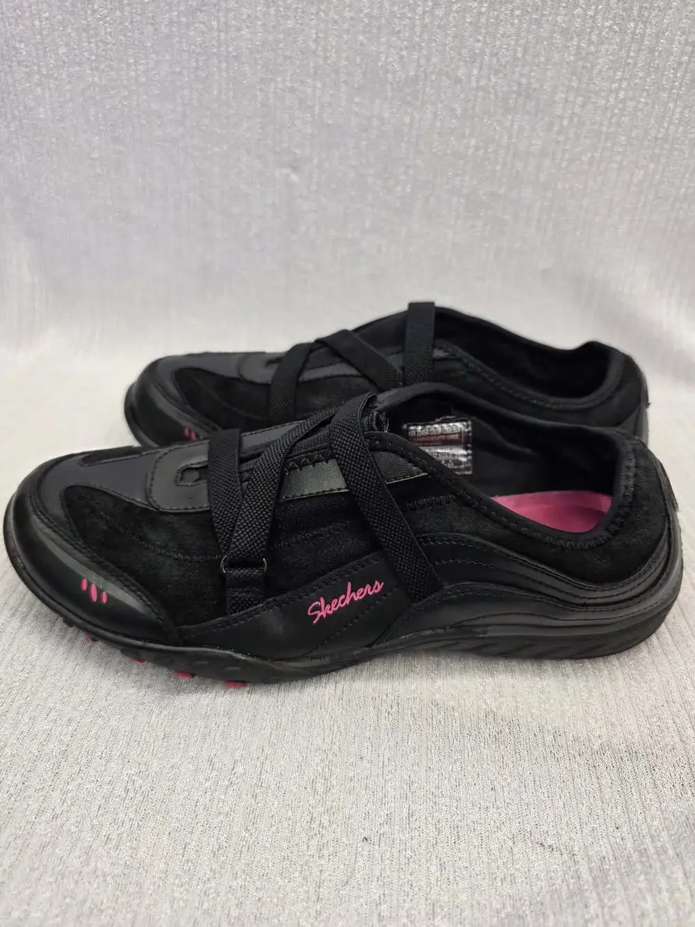 Skechers Women's Black and Pink Slip-On Sneakers SN 22454